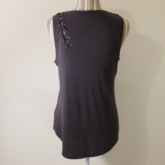 Express gray criss-cross design top - Picture 4 of 8